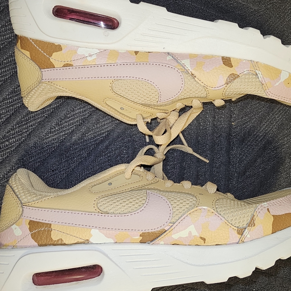 Nike Womens Size 9